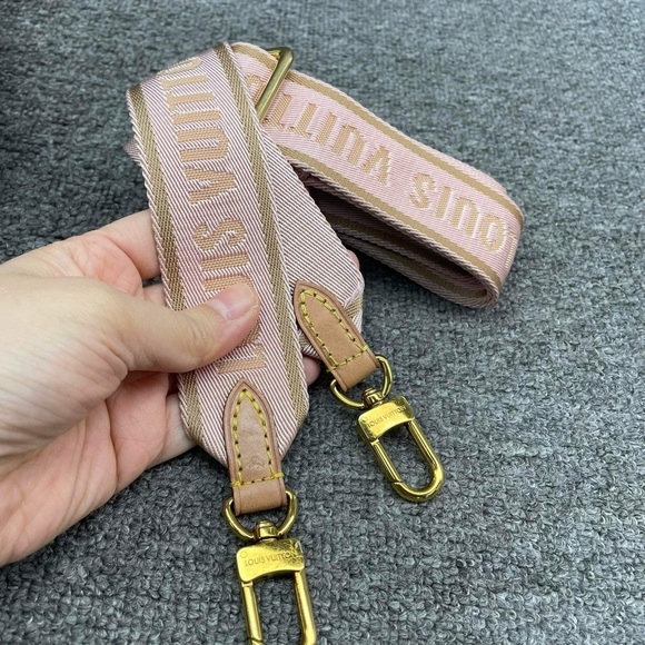 SOLD!!๐ Louis Vuitton Multi Pochette accessories ๐ - Picture 12 of 12